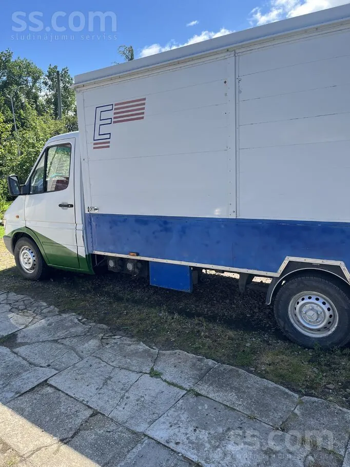 Mercedes-Benz Sprinter 1997 photo 3