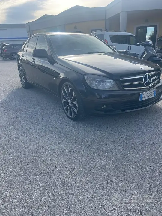 Mercedes-Benz C-Class 2007 photo 2