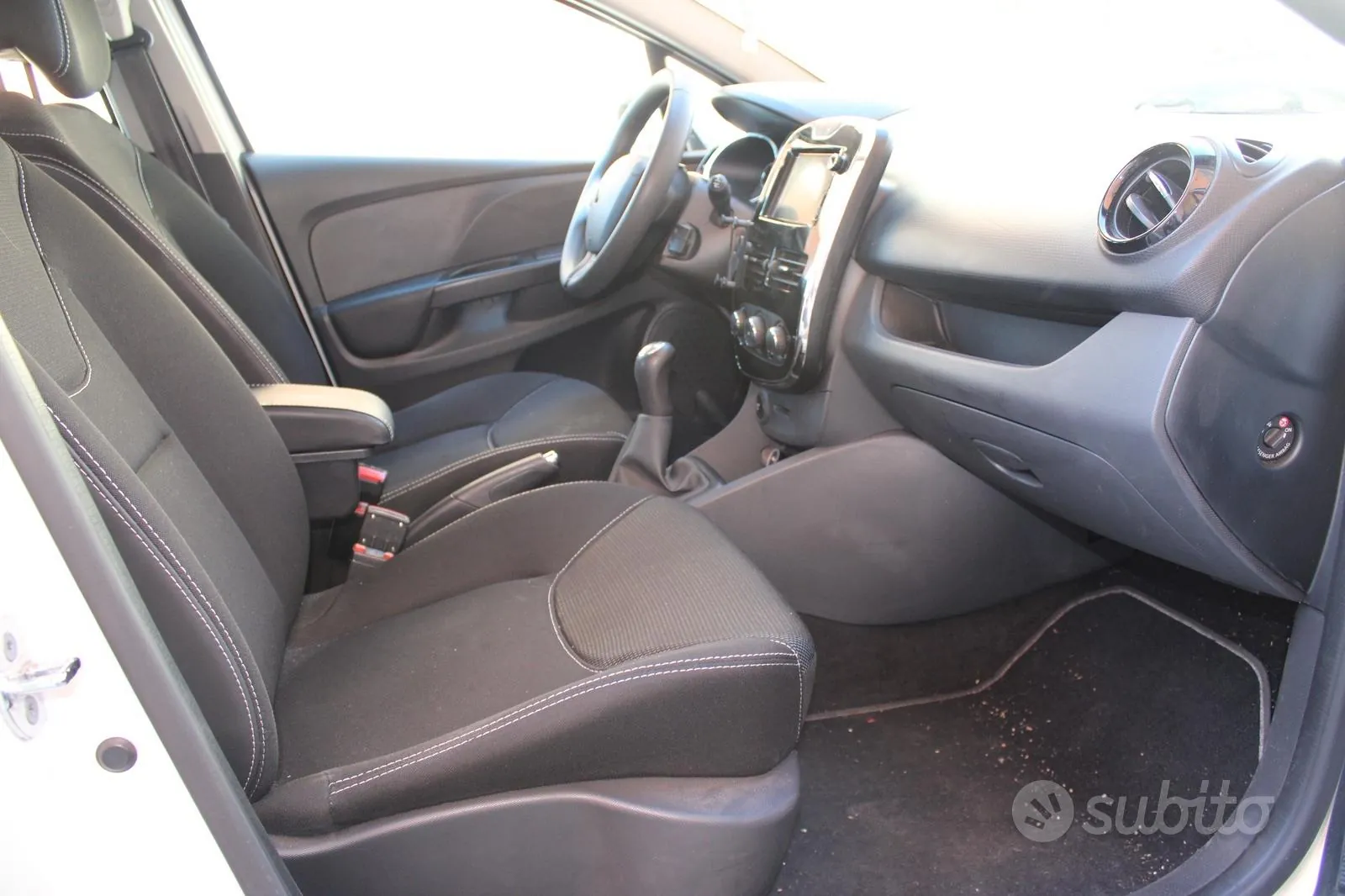 Renault Clio 2015 photo 4