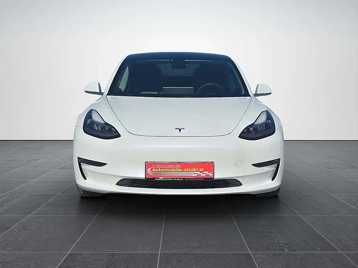 Tesla Model 3 2020 photo 2
