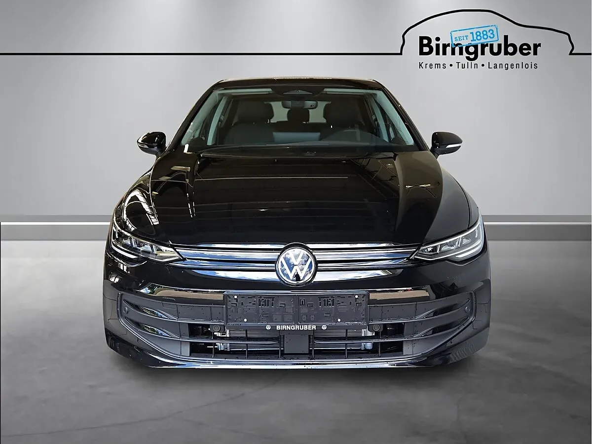 Volkswagen Golf 2026 photo 2