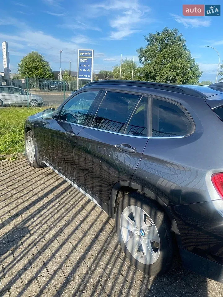 BMW X1 2012 photo 2