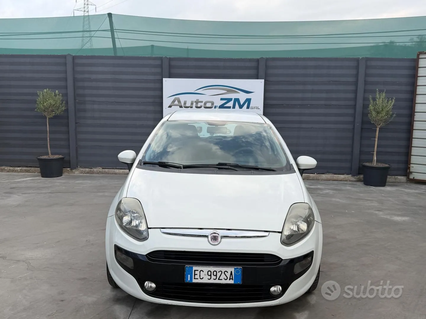 Fiat Punto 2010 photo 2