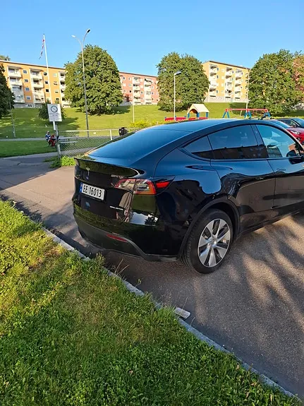 Tesla Model Y 2022 photo 4