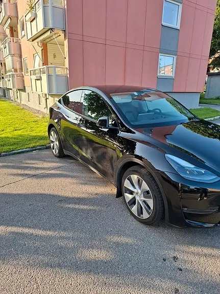 Tesla Model Y 2022 photo 3