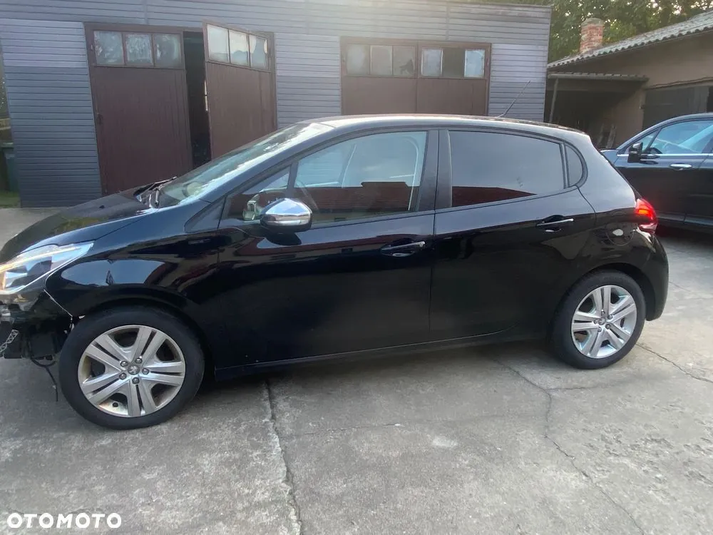 Peugeot 208 2019 photo 2