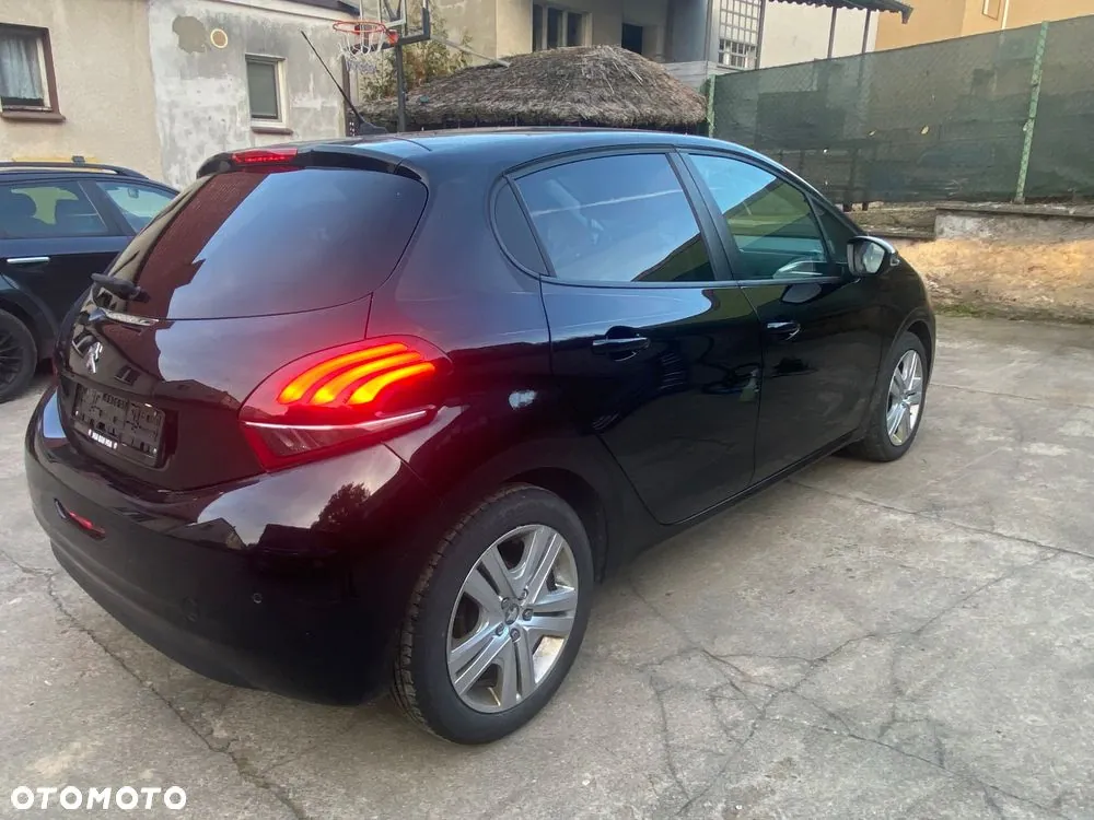 Peugeot 208 2019 photo 3