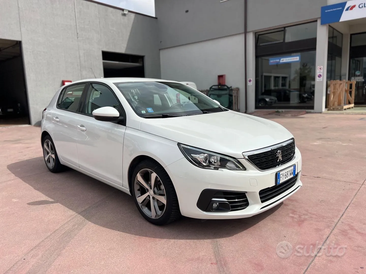 Peugeot 308 2019 photo 3