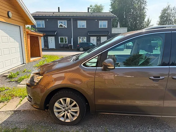 Volkswagen Sharan 2012 photo 3
