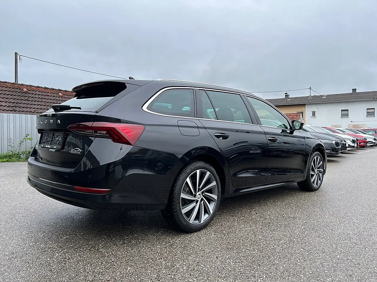 Skoda Octavia 2023 photo 3