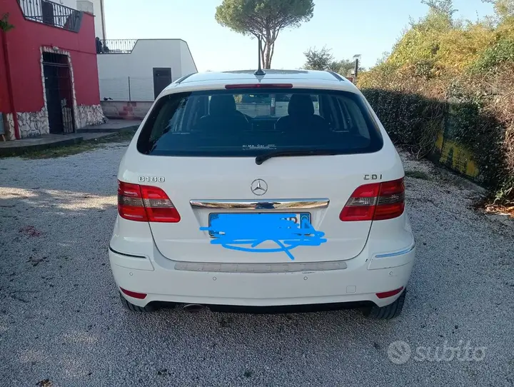 Mercedes-Benz B-Class 2011 photo 4