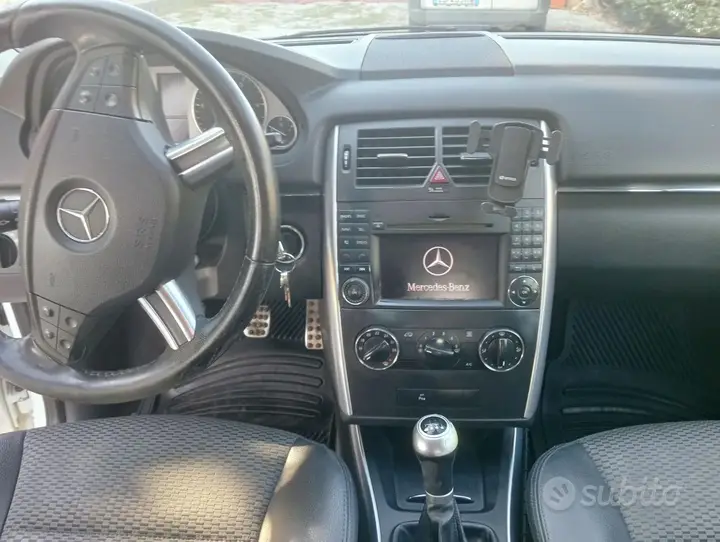 Mercedes-Benz B-Class 2011 photo 5