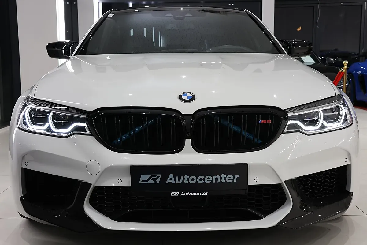 BMW 5 Series 2018 photo 3