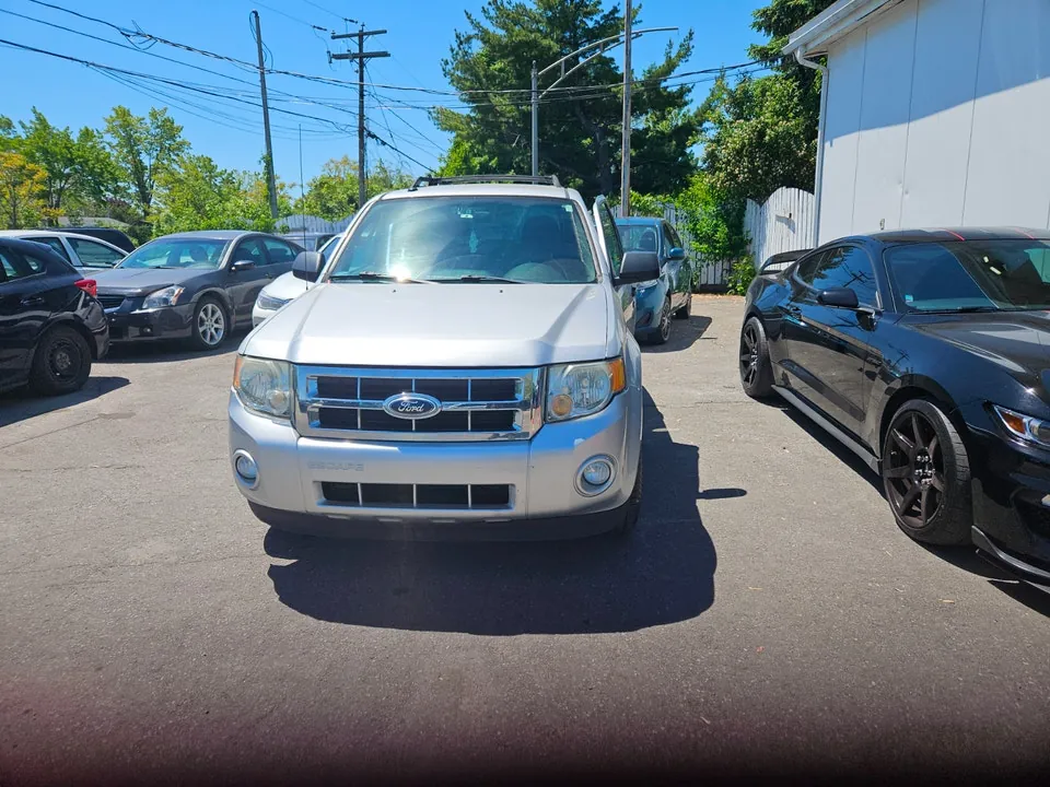 Ford Escape 2011 photo 2