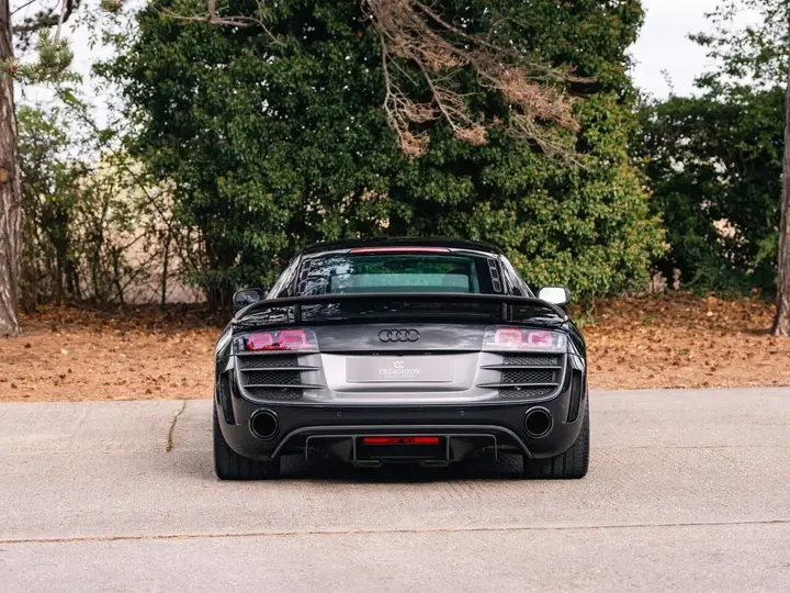 Audi R8 2011 photo 4