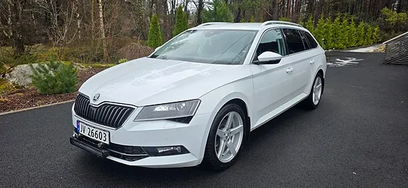 Skoda Superb 2017 photo 2