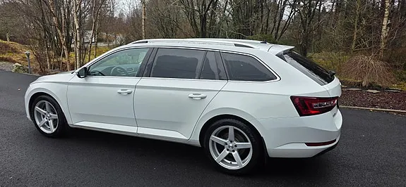 Skoda Superb 2017 photo 3