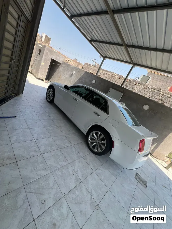Chrysler 300 2018 photo 2