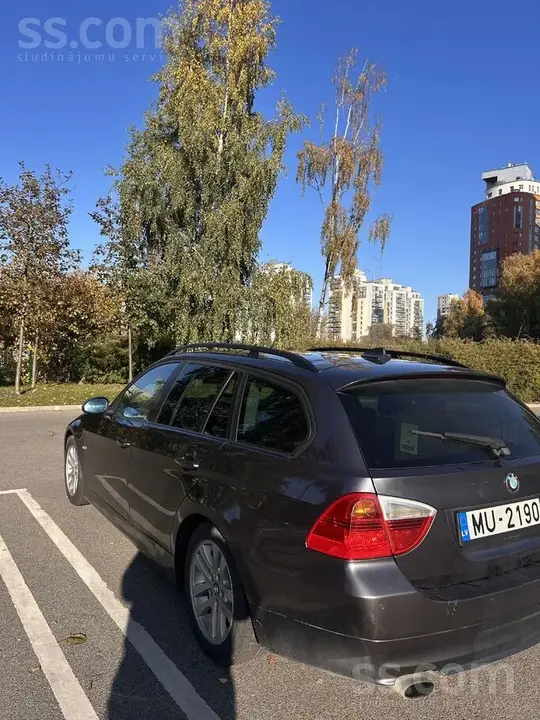 BMW 320 2007 photo 2
