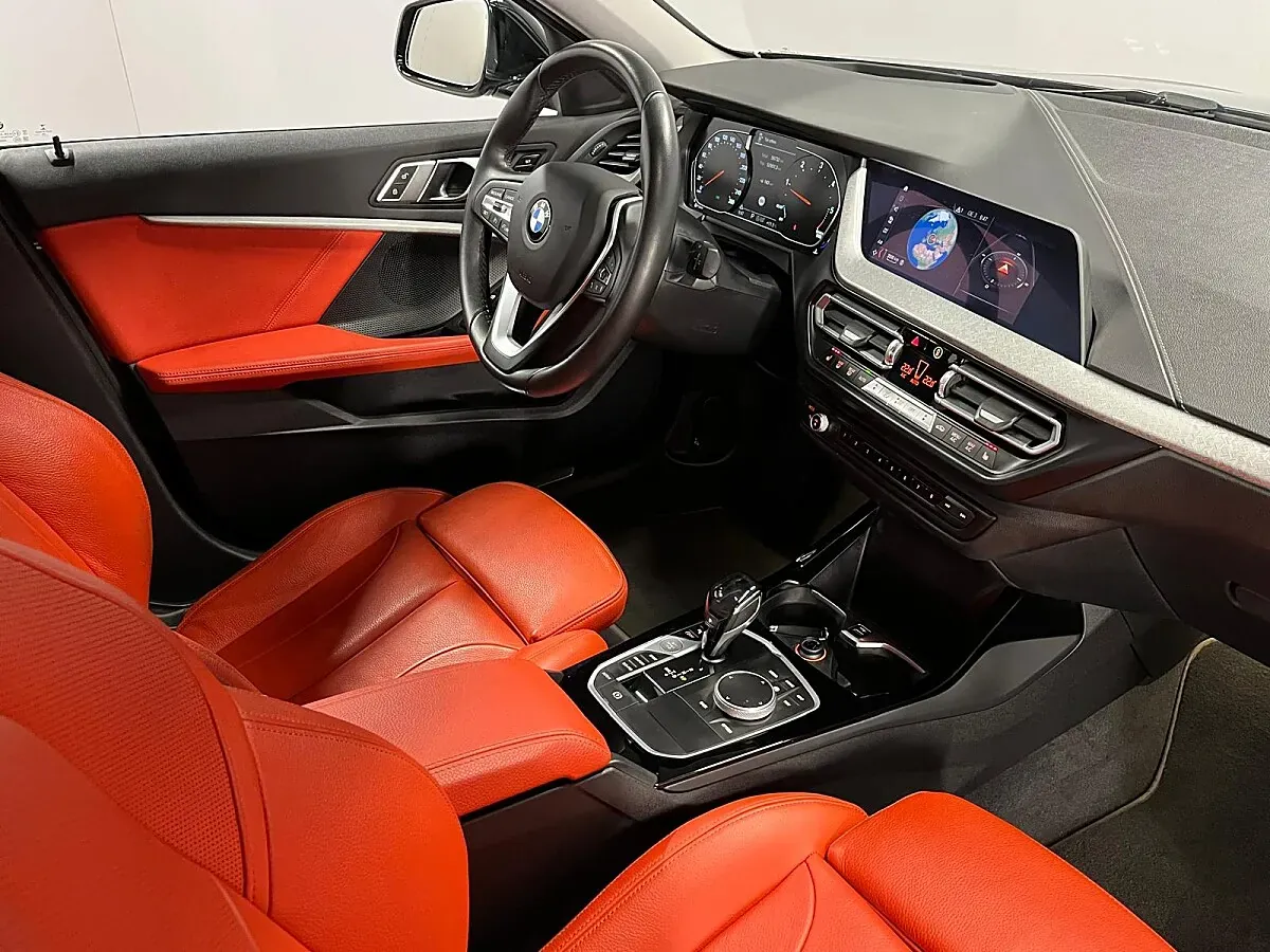 BMW 1 Series 2019 photo 2