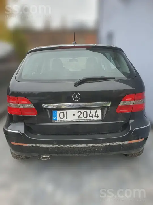 Mercedes-Benz B200