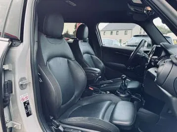 Mini Cooper S 2018 photo 2