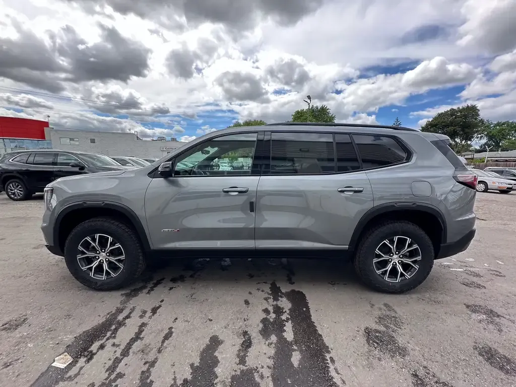 GMC Acadia 2026 photo 2