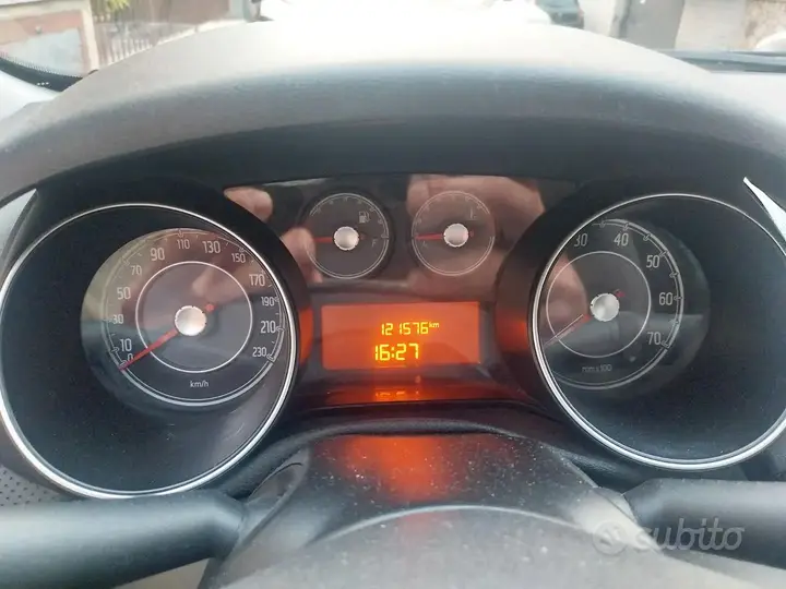 Fiat Punto 2011 photo 3