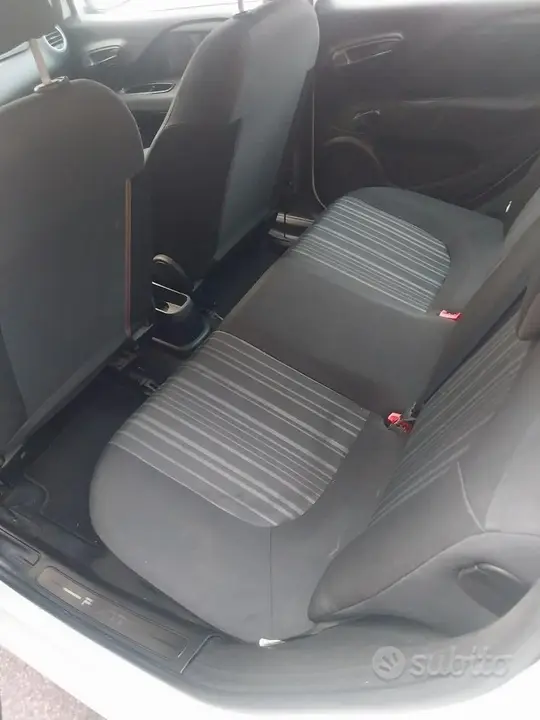 Fiat Punto 2011 photo 5