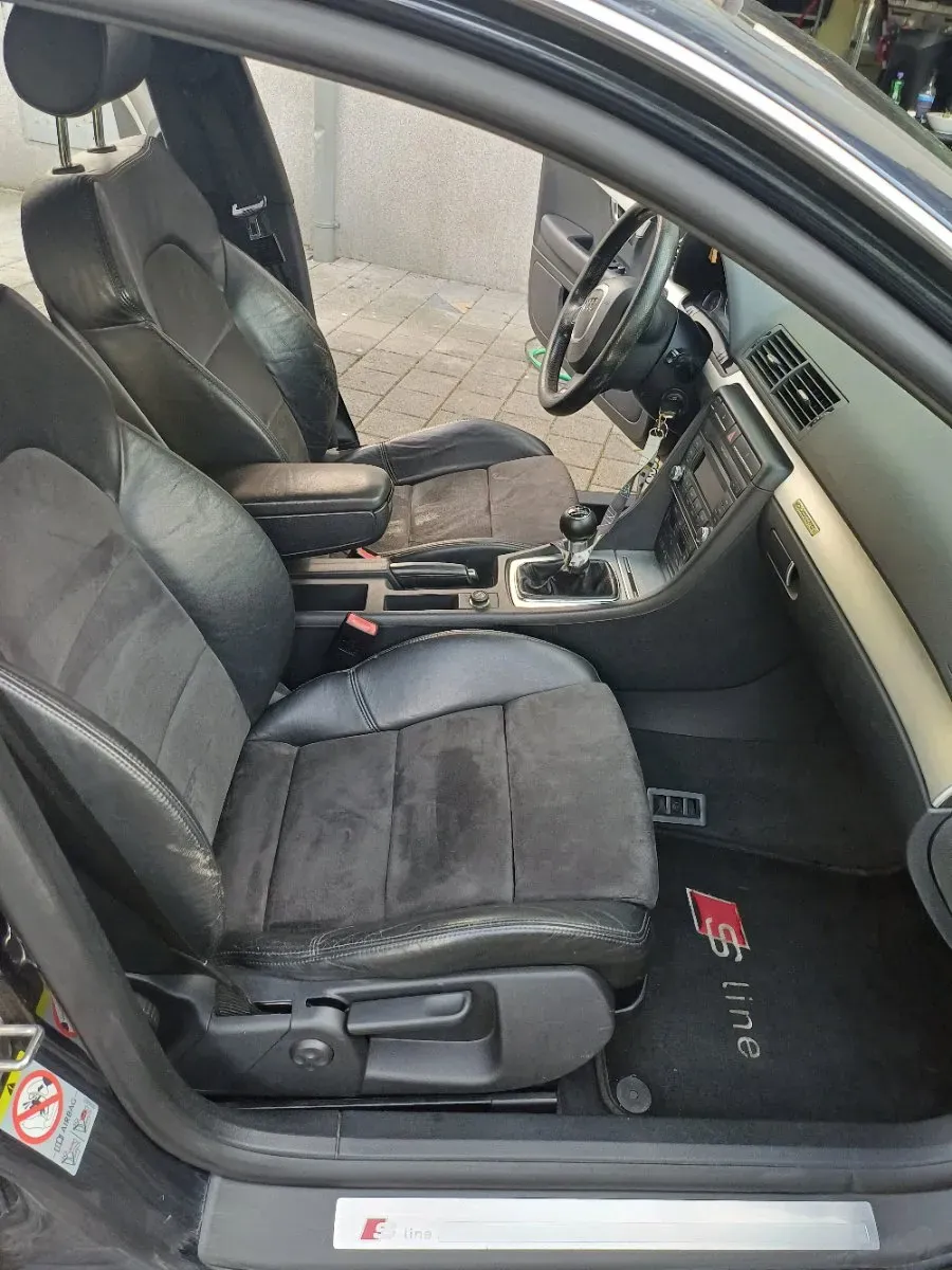 Audi A4 2005 photo 2