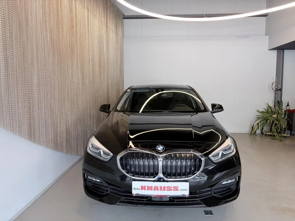 BMW 1 Series 2020 photo 2