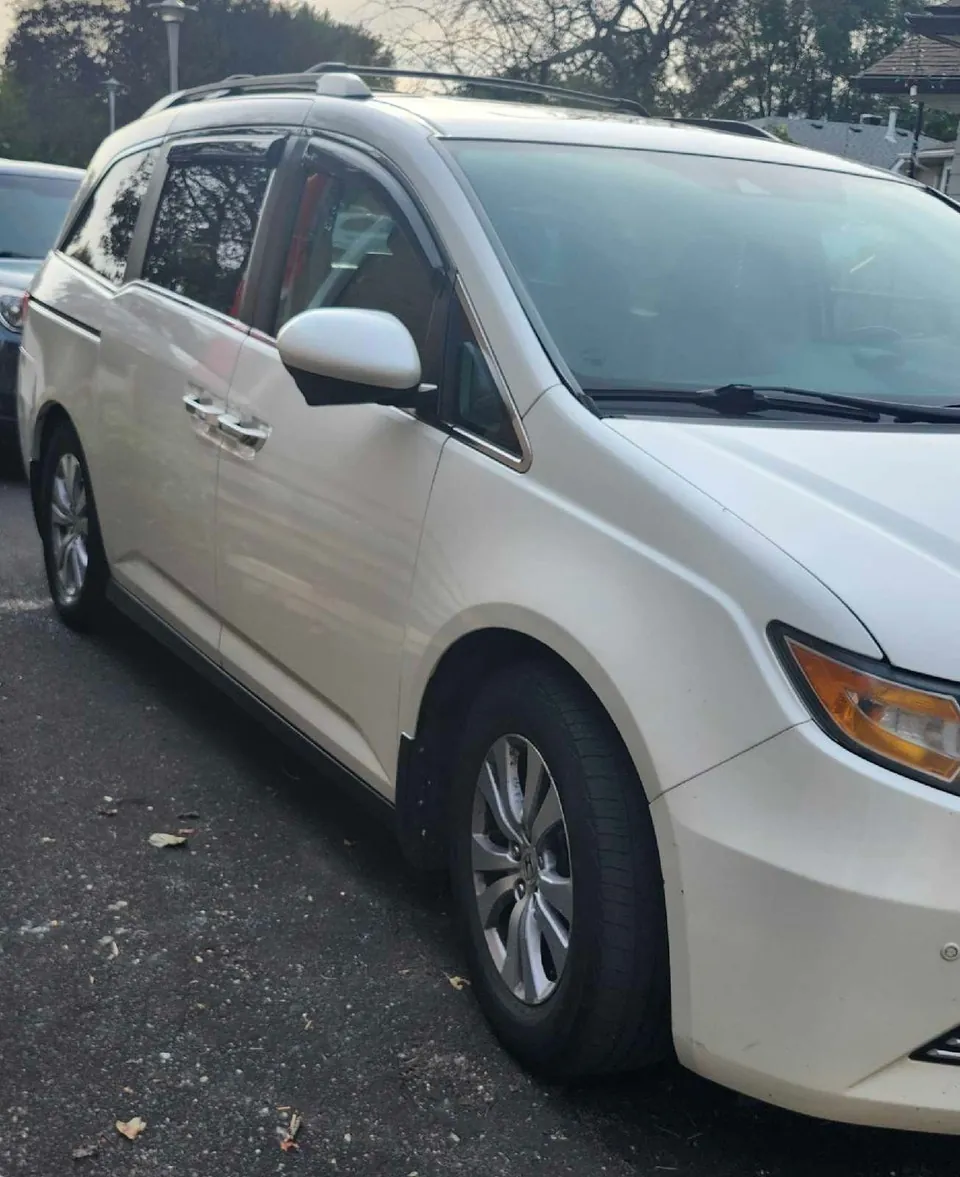 Honda Odyssey 2017 photo 2