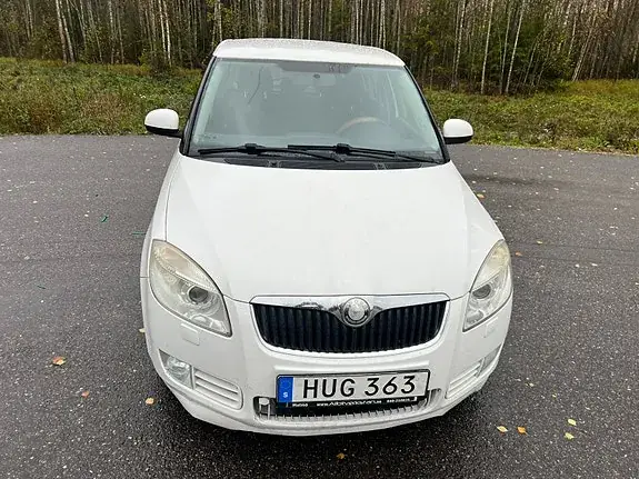 Skoda Fabia 2009 photo 3