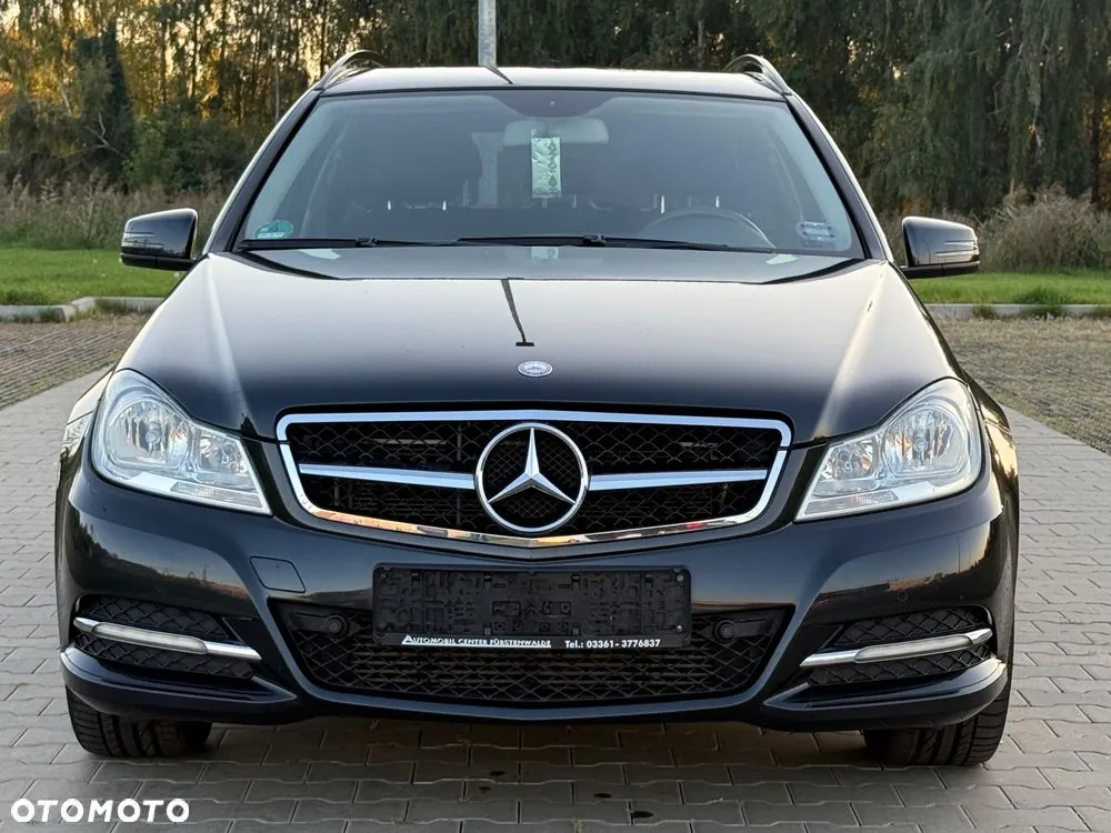 Mercedes-Benz C-Class 2012 photo 2