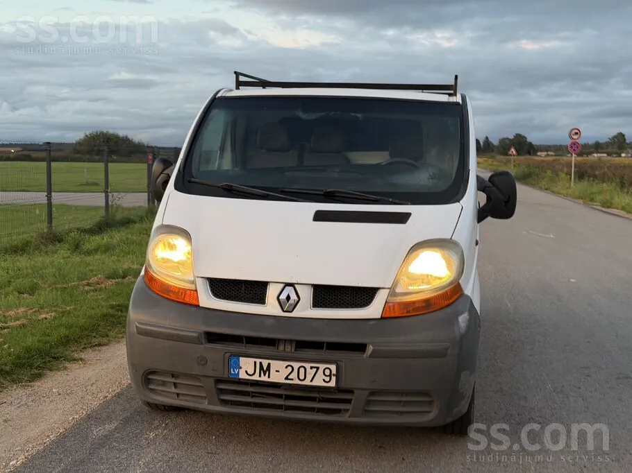 Renault Trafic 2002 photo 2