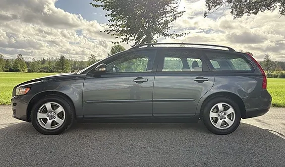 Volvo V50 2010 photo 2