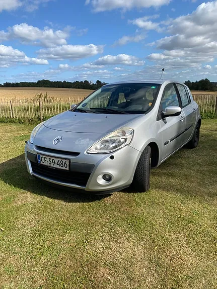 Renault Clio Iii 2010 photo 4