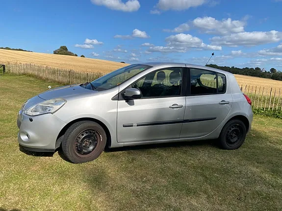 Renault Clio Iii 2010 photo 3