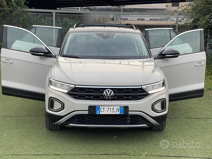 Volkswagen T-Roc 2024 photo 4