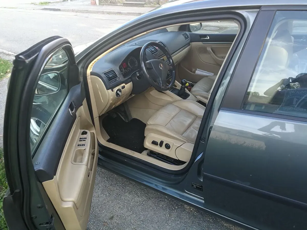 Volkswagen Golf 2004 photo 2