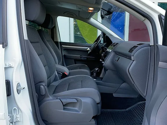 Volkswagen Touran 2015 photo 3