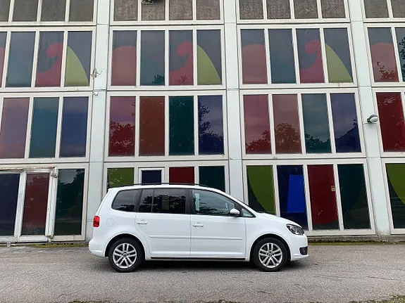 Volkswagen Touran 2015 photo 2