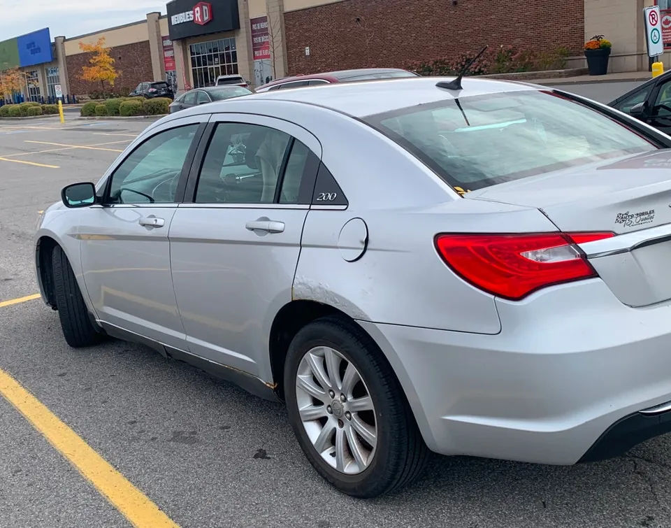 Chrysler 200
