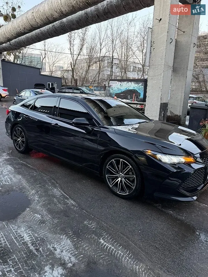 Toyota Avalon 2018 photo 3