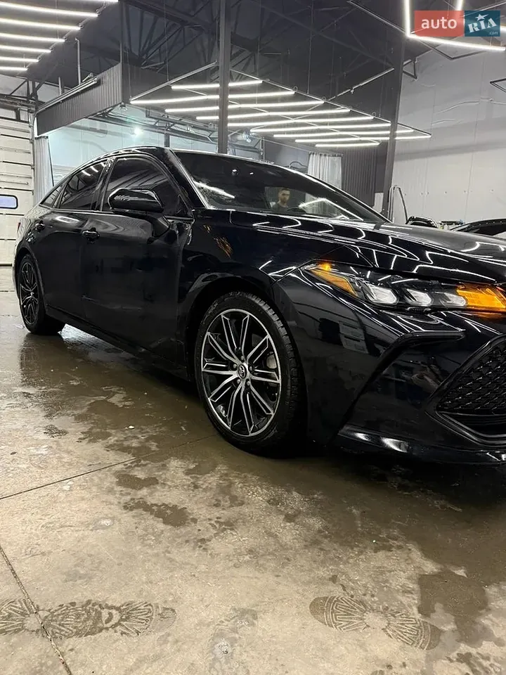 Toyota Avalon 2018 photo 2