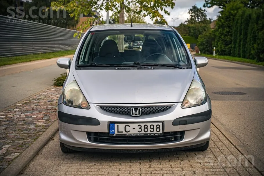 Honda Jazz 2005 photo 2