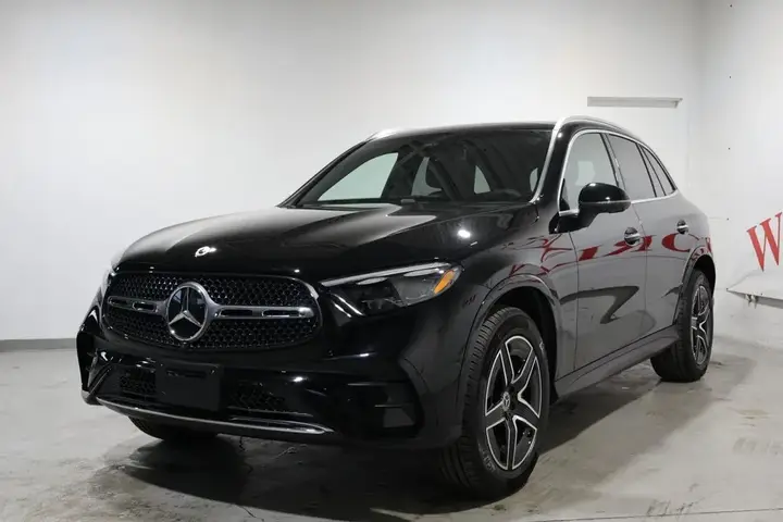 Mercedes-Benz Glc300 2026 photo 2