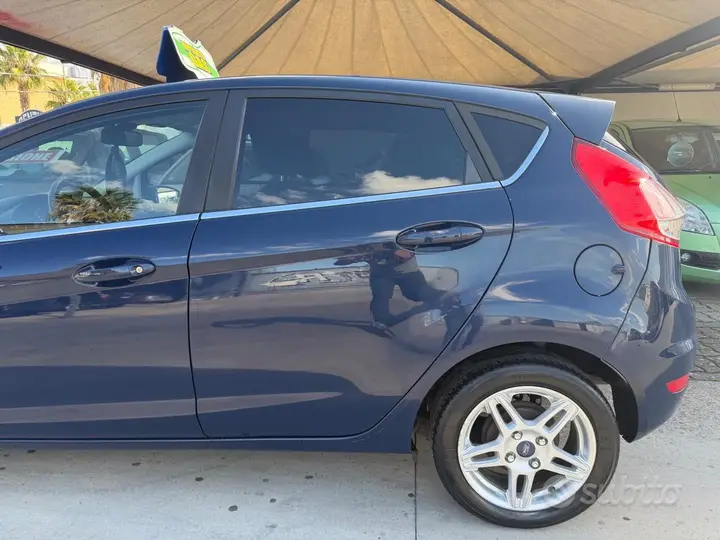 Ford Fiesta 2014 photo 4