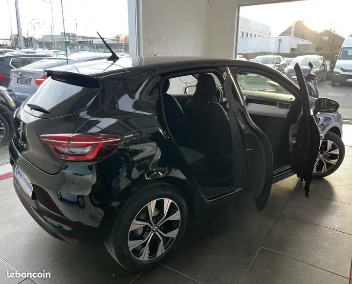 Renault Clio 2022 photo 3