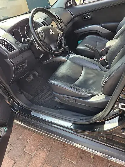 Mitsubishi Outlander 2010 photo 4